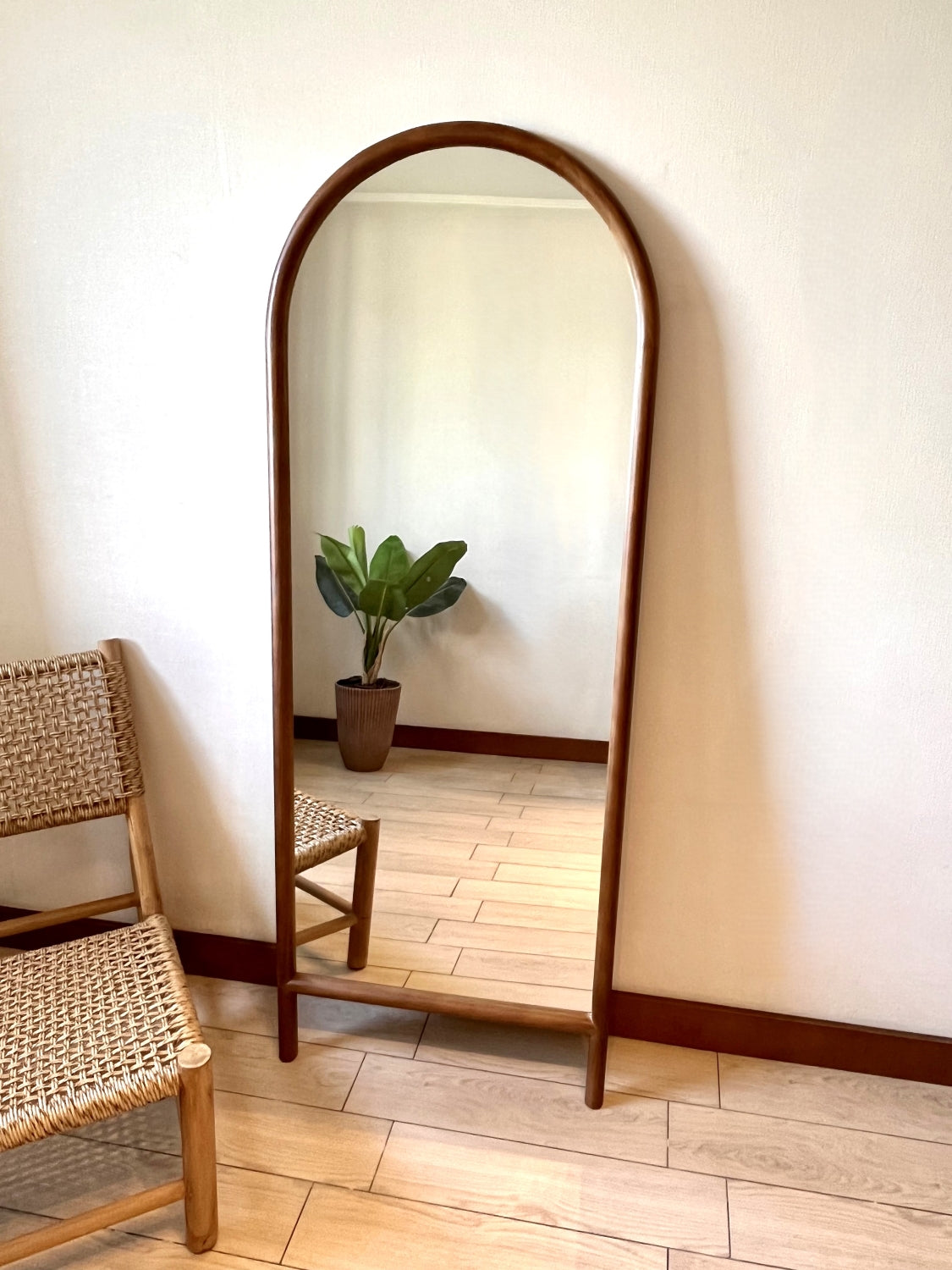 Espejo Madera De Piso Arco 65x170 cm Komodo