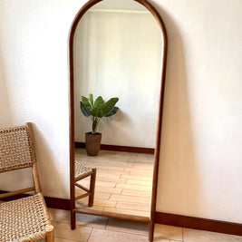 Espejo Madera De Piso Arco 65x170 cm Komodo